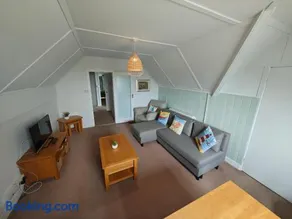 Historic river side cottage - top apartment - Image 1
