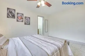 Sunrise Getaway w/ Private Pool: 10 Mi to Beach!, Sunrise - Image 3