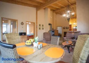 Attraente appartamento accogliente e familiare con piscina, terrazza e griglia | Vista sul giardino - Image 1