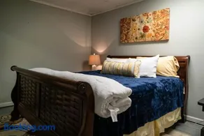 1-bedroom apartment, sleeps 4, in lovely Pilot Mountain-walk to Main st! Unit 2 - Image 3