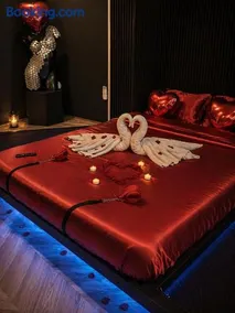 Love Room balnéo double & sauna Privés - Nuit d'exception - Image 1