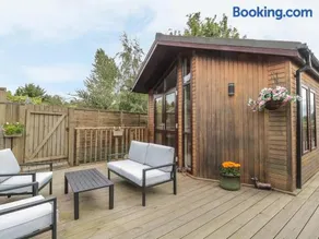 Little Gem Lodge - Image 1