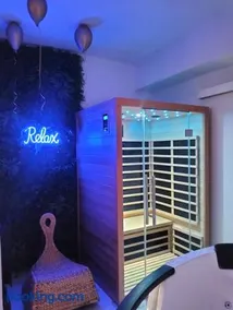 Impérial Dom Pérignon, WIFI, FrAîChEuR, Jacuzzi, Sauna, Billard, Sport - Image 3