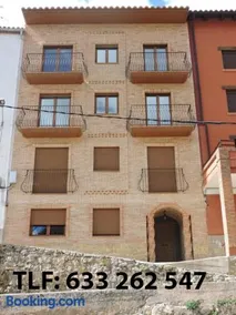 El Tranco Apartamentos - Image 1
