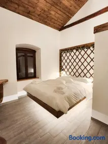 Èlia Luxury Rooms - Image 4