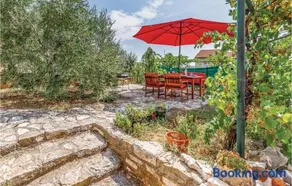 Beach Front Apartment In Vinkuran With Wifi - Image 1