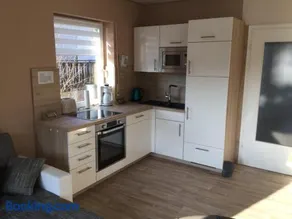 Holiday apartment right on Lake Hillebach with a balcony - Image 1