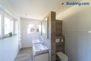 Seevilla am See mit Sauna, Kamin, privatem Steg und Seezugang - Image 3