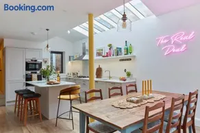 House on Beaconsfield by Coaste - spacious seaside home perfect for relaxing with friends or family - Image 1