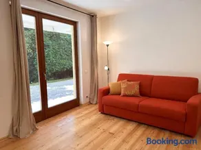 Haydn Lodge Garden & Terrace Apartment - Image 3