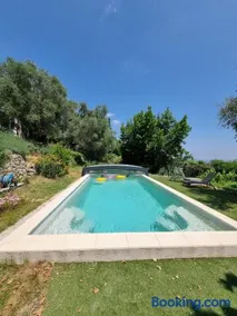 Manor house with pool - Image 2