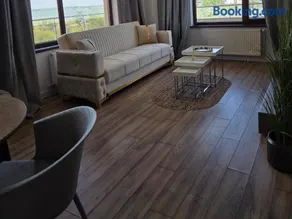 Belle Sea View Apartment Mamaia - Image 5