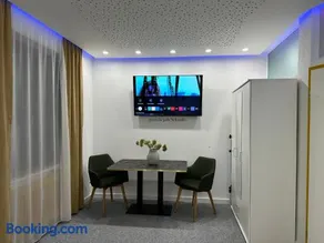 Modern Apartments Neuburg U - TOP - 2 Zimmer, Komfort, Zentrum, Wi-Fi, Smart TV, Stellplatz, Küche - Image 2