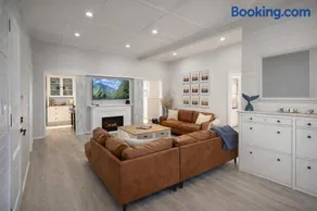 North Hamptons Retreat - Image 1