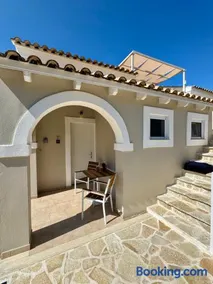 Edith's Beach House - Adults Only - Image 3