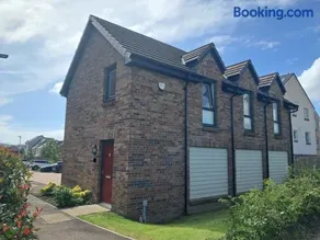 Detached Home in Bishopton - Image 2