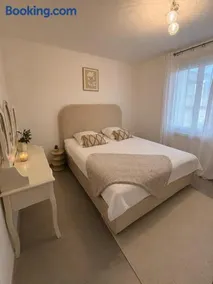 Maison de charme avec Jacuzzi privé - Image 3