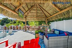 Tiki Hut, Htd Pool, Billiards, Putt-Putt, Canal - Image 4