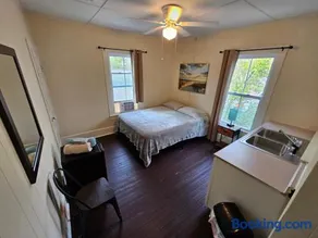 Wilmington Upstairs Harbor House - Image 1