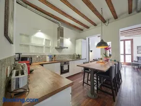 BarcelonaForRent Alessandra Ramblas - Image 3