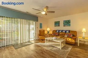 2 Bed 2 Bath Ground Level Golf Colony 33I Only 2 Miles To The Beach - Image 2