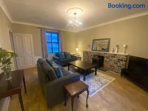 Foxs Farmhouse - Image 2