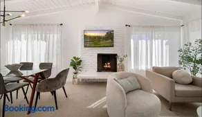 Steps to Sand Cozy 3BR Partial Ocean Views - Image 1