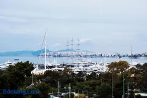 Flisvos Seafront-Marina apartment - Image 1