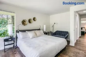 Moon River Suites #5 - Image 3