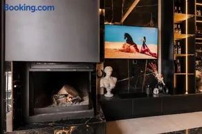 Romantic Luxurious Penthouse Designed Suite - Image 3