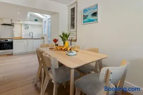 Picnic Cottage - Family Retreat near Dartmouth - Image 3