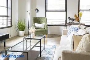 Gorgeous Apartment 2-bedroom 2-bathroom - Image 1