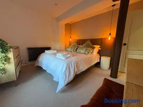 New Forest Riverside 2 Bedroom Parking - Image 5