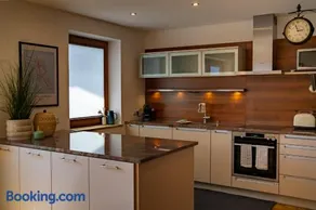 VIEW4TWO Chalet Apartment Zillertal - Image 3