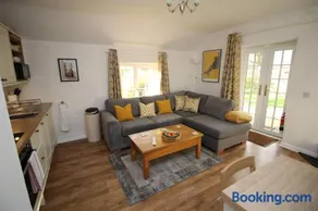 Almond Tree Cottage - Image 4