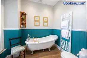 Baskerville House - Image 3
