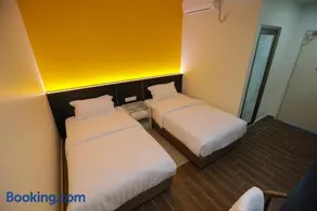 Pantai Regal Boutique Hotel - Image 2