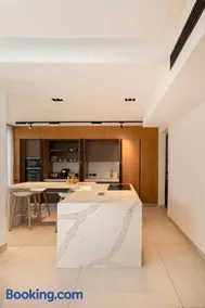 Luxurious Villa 5BHK with Pool BBQ and Full Time Housemaid Assistance - live in - Image 3