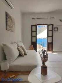 Gompos Apartment - Cozy Apartment next to the sea - Amazing Sea View - Image 1