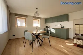 Stilvoll sanierte Altbau-Wohnung, Dornbirn Kehlegg - Image 3