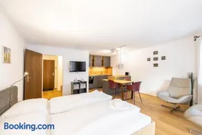 7304 Pure Freude in dieser stilvoll renovierten Wohnung mit moderner Kueche - Image 2