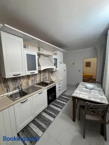 House S&D - Image 2