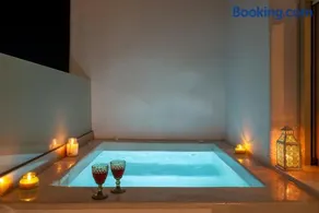 Stardust Suites - Image 3