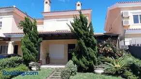 Acolhedora casa de praia em condomínio fechado à beira mar - Image 1