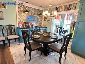 Lake House - Image 4