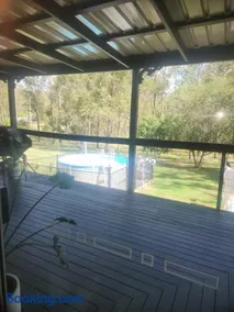 Queen bed on acreage in share house - Image 2