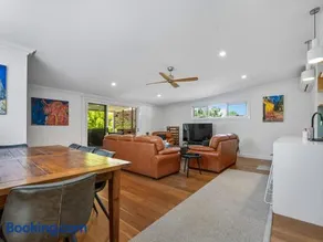 Stewart Retreat - Near CBD, Large Alfresco Area - Image 2