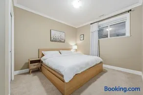 3BR Suite near White Rock Beach Pool & BBQ - Image 2