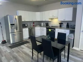 Private Apartment in Southbury 105 - Image 2