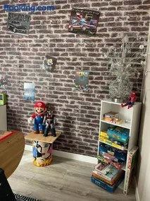 À la villa familiale spa sauna salle de jeux babyfoot fléchettes et autre - Image 1